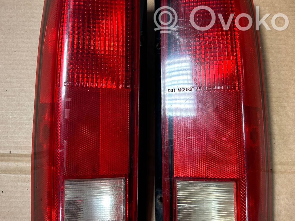Rear/tail lights set   16502448,16502447
