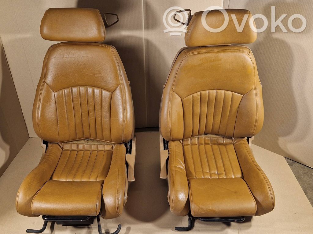Seat set