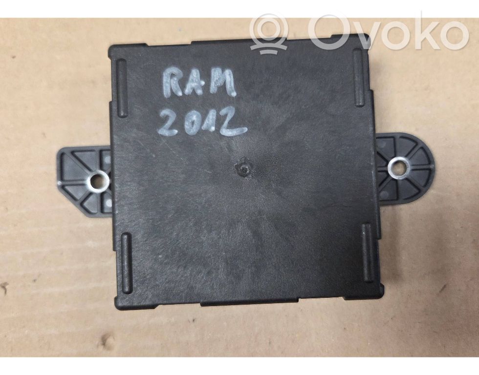 Door control unit/module   P68055298AK
