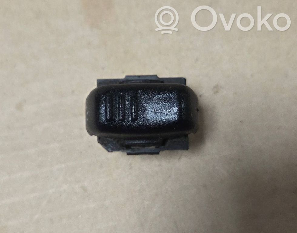 Botón interruptor de bloqueo de puertas   10402839