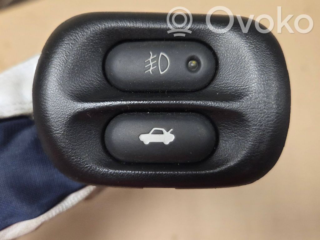 Chevrolet Corvette C5 Tailgate opening switch 