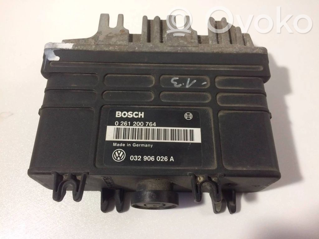 Volkswagen Golf III Engine control unit/module 