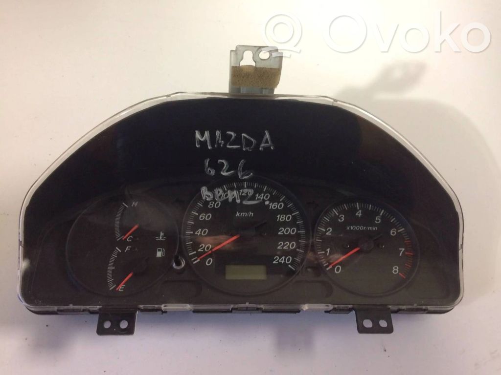Mazda 626 Geschwindigkeitsmesser Cockpit 