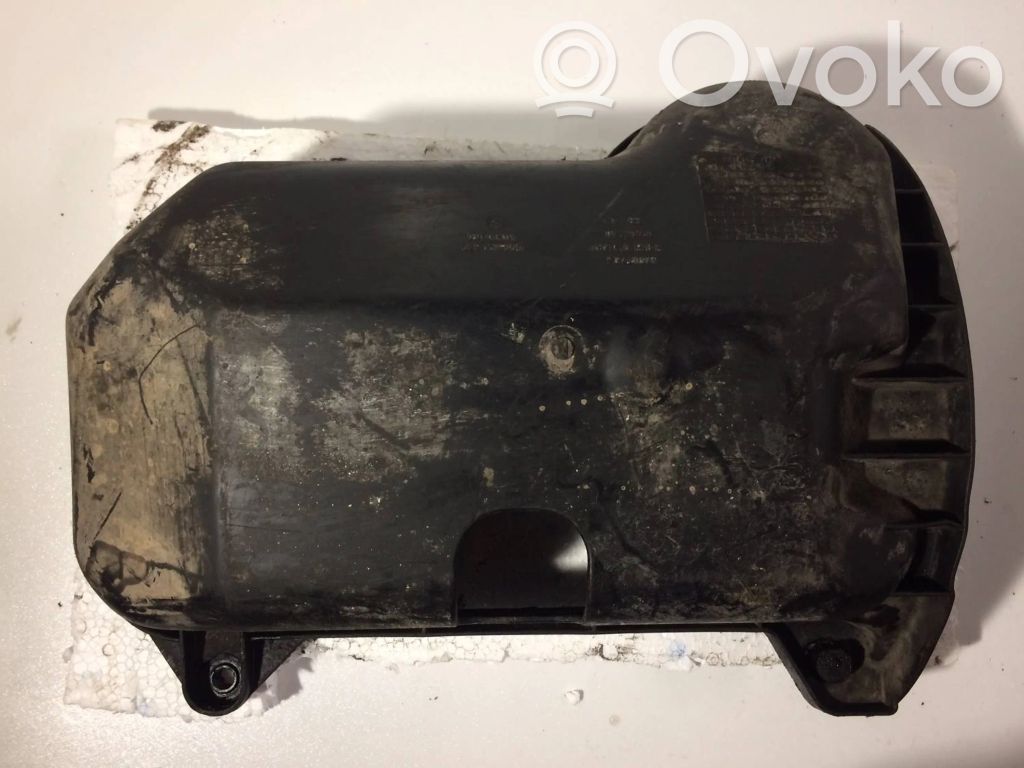 Volkswagen PASSAT B4 Engine splash shield/under tray 
