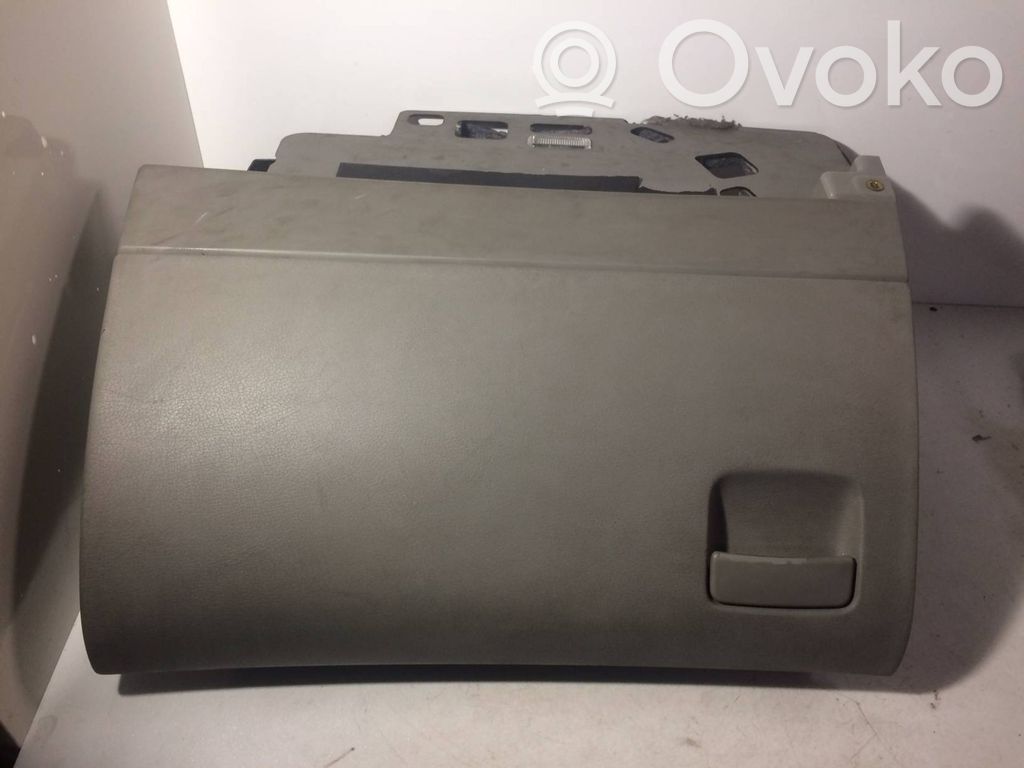 Glove box set   4E1857096D,439C07,01042004