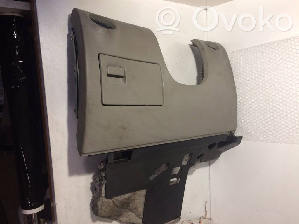 Panelės apdailos skydas (apatinis)   4E1857005B