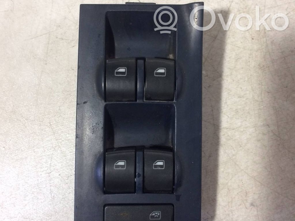 Audi A6 S6 C5 4B Electric window control switch 
