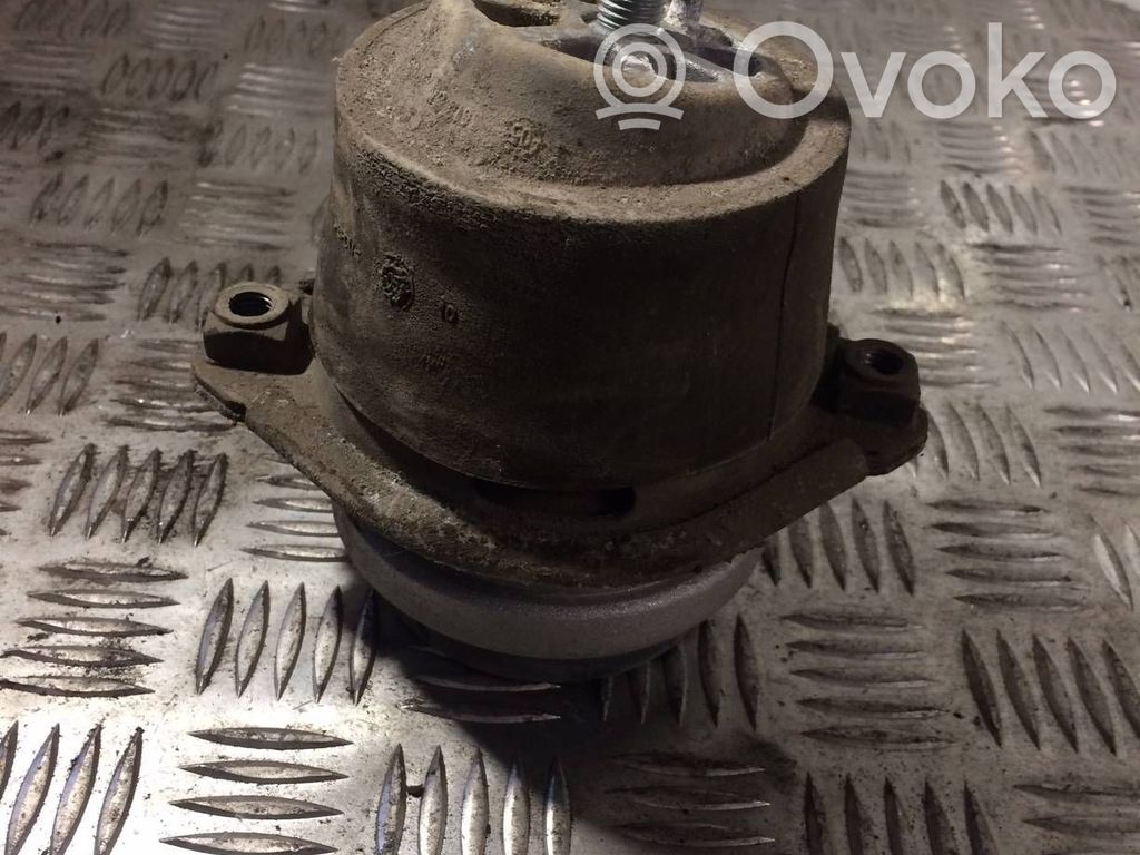 Porsche Cayenne (9PA) Engine mount bracket 