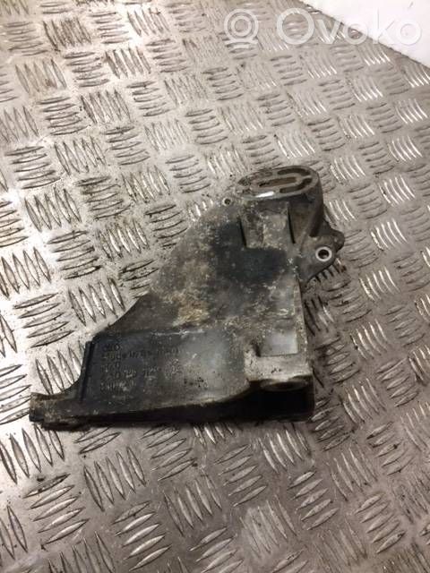 Audi 100 S4 C4 Engine mounting bracket 