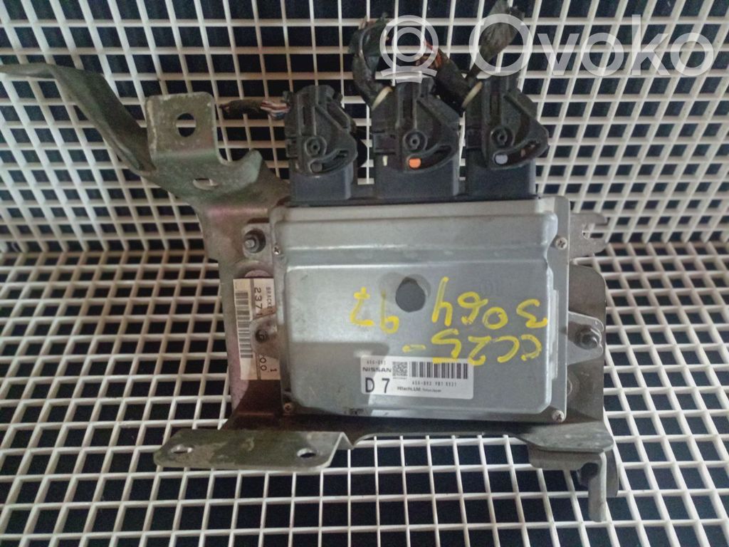 Nissan Qashqai+2 Engine control unit/module 