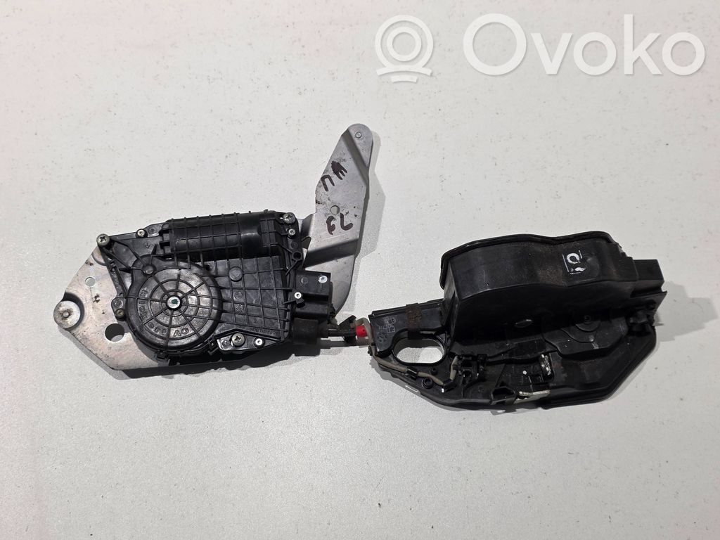 BMW 5 E60 E61 Priekinė durų spyna 