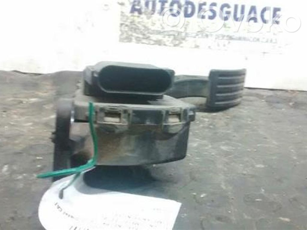 Akceleratoriaus pedalas   4M519F836AH