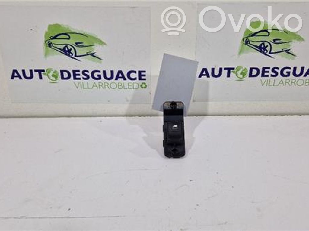 KIA Rio Electric window control switch 