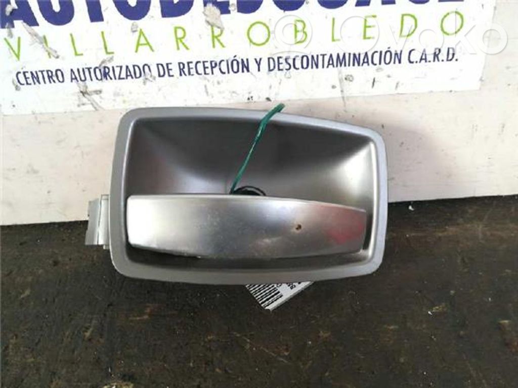 Manecilla interna puerta delantera