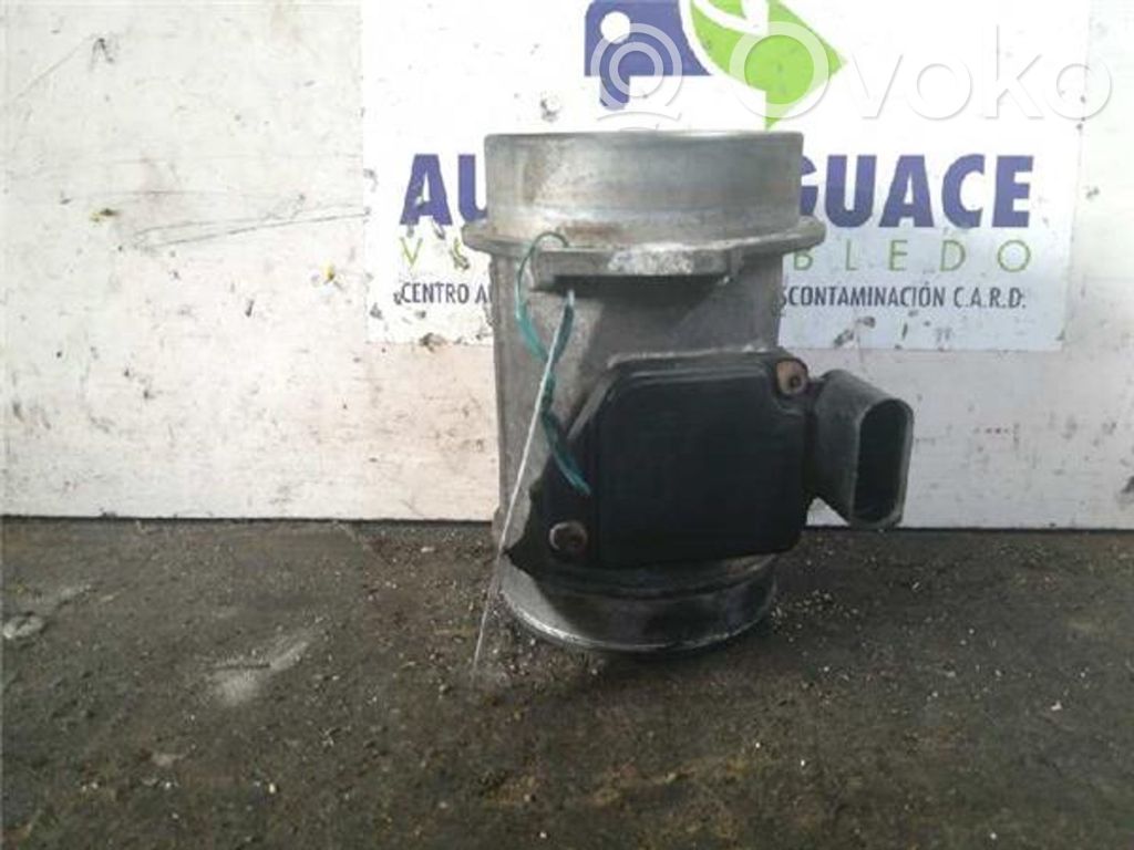 Audi A4 S4 B6 8E 8H Przepływomierz masowy powietrza MAF 