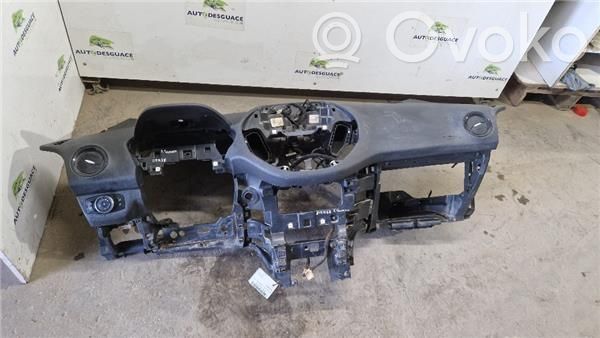 Ford Turneo Courier Panelė 
