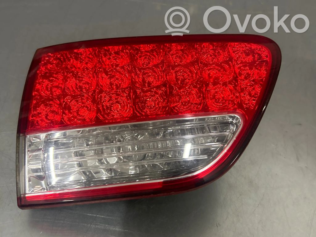 Citroen C-Crosser Aizmugurējais lukturis pārsegā 