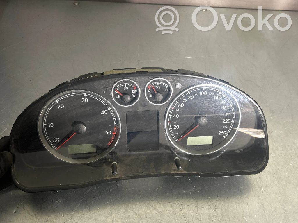 Volkswagen PASSAT B5 Spidometrs (instrumentu panelī) 