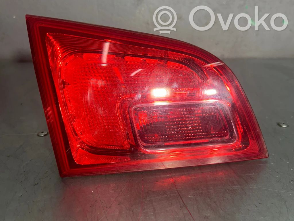 Opel Astra J Takaluukun takavalot 