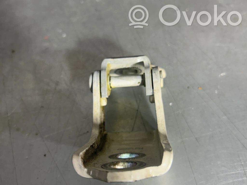 Renault Captur II Front door upper hinge 