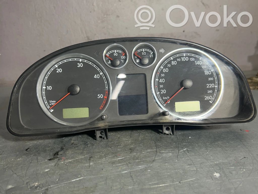 Volkswagen PASSAT B5 Spidometrs (instrumentu panelī) 