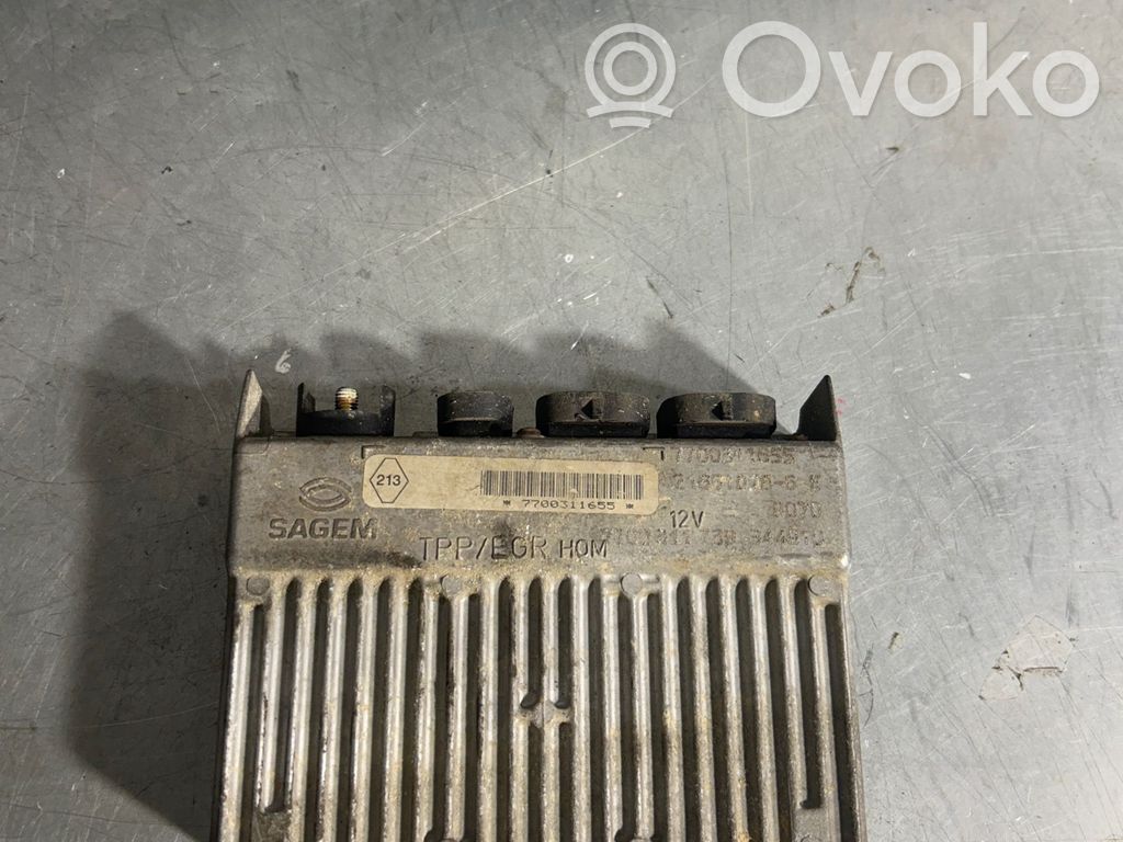 Renault Trafic II (X83) Engine control unit/module 