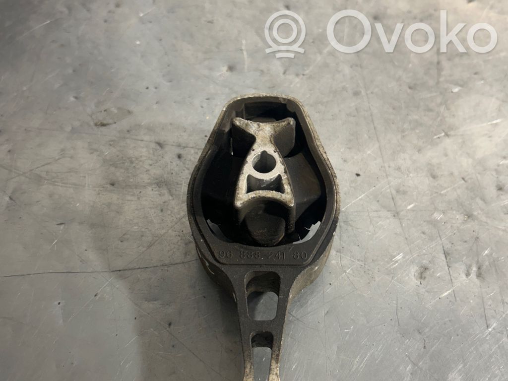 Peugeot 2008 I Engine mount bracket 