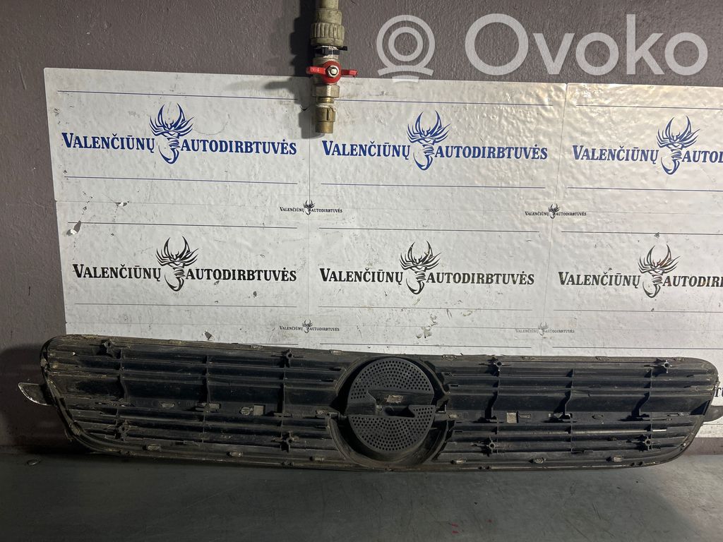 Opel Astra J Etusäleikkö 