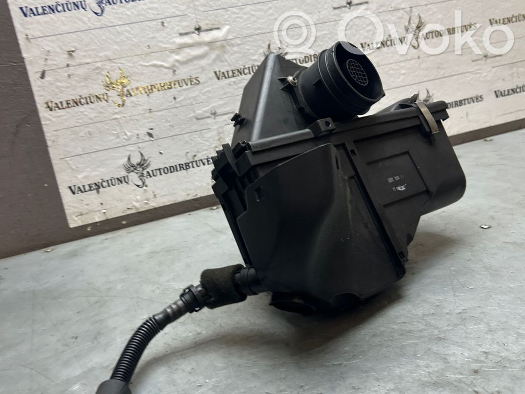 Air filter box   7797467,17531