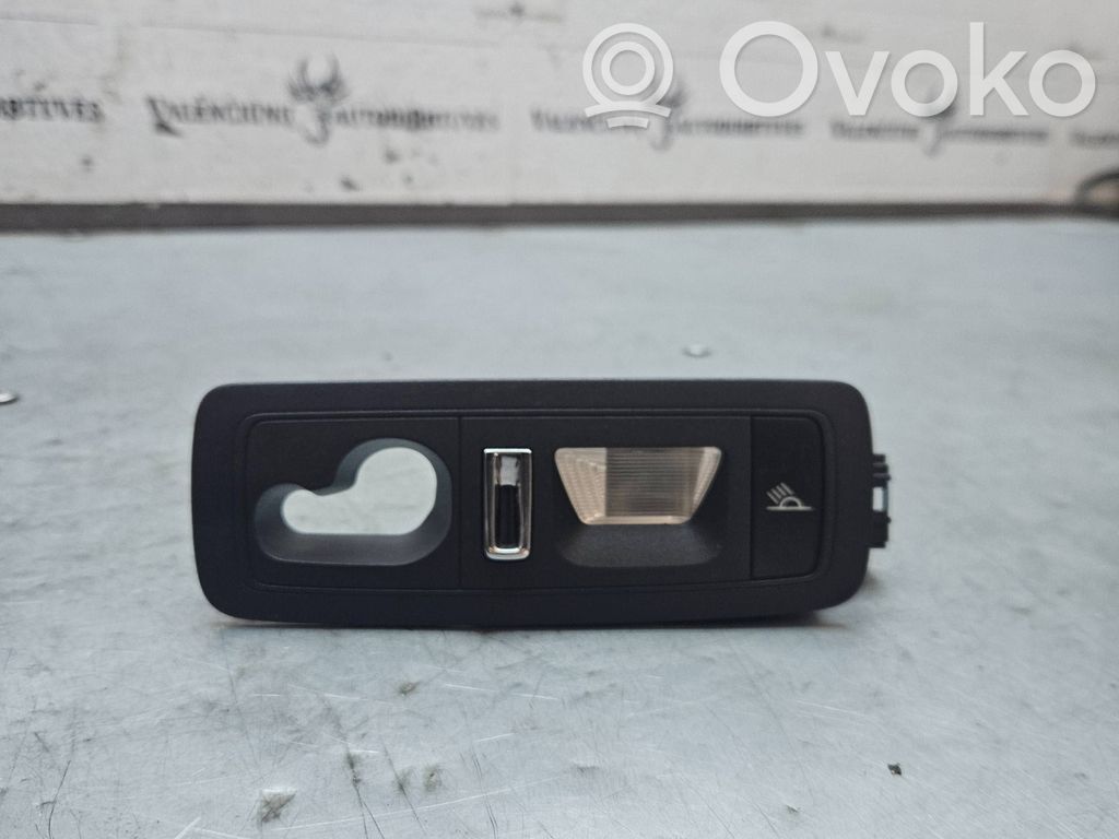 Porsche Cayenne (92A) Front seat light 