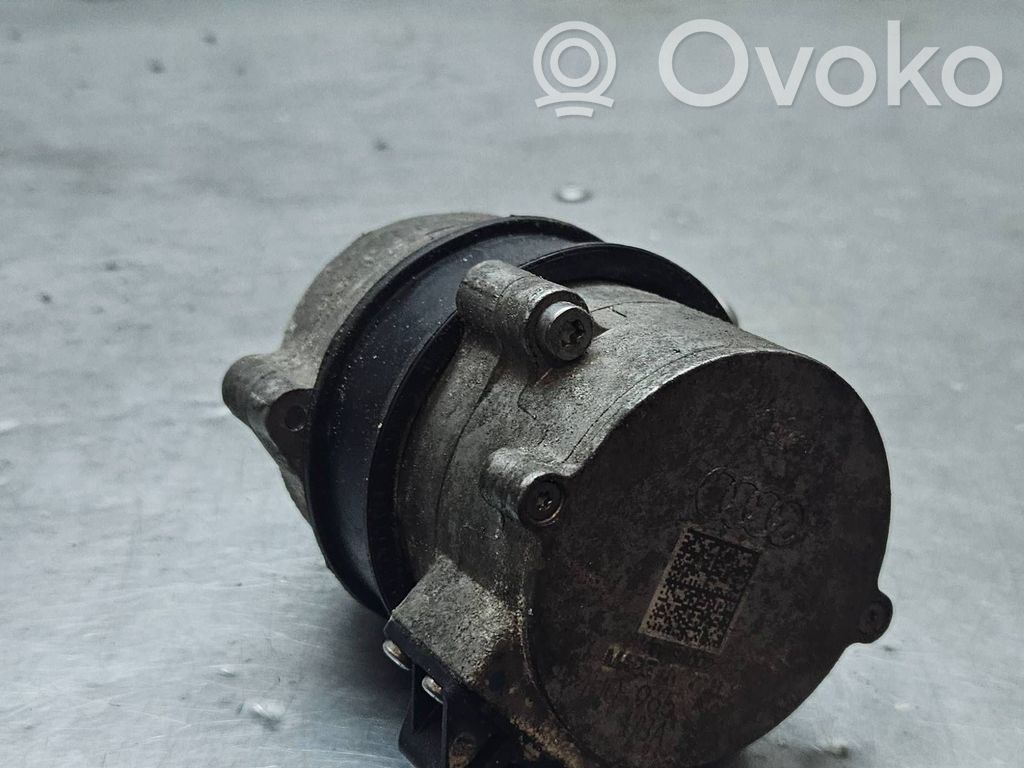 Audi A4 S4 B8 8K Pompa cyrkulacji / obiegu wody 