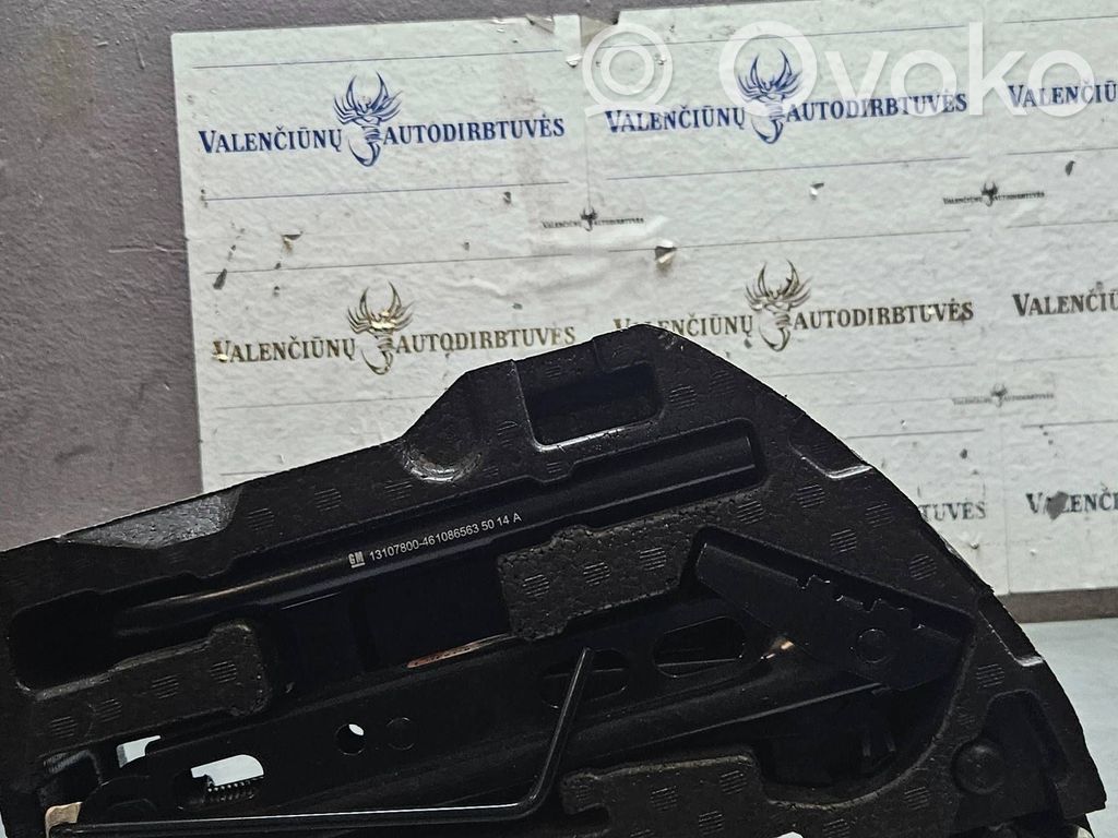 Opel Corsa E Tool box 