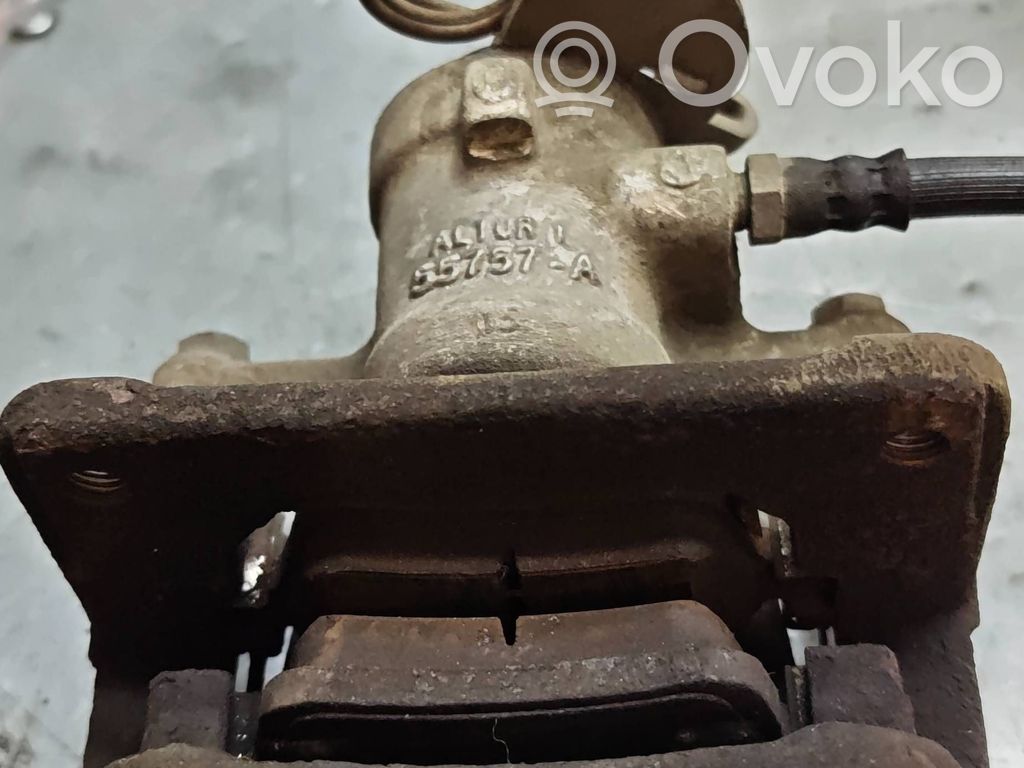 Opel Corsa E Galinis suportas 