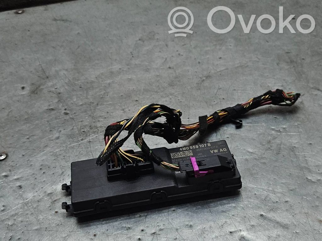 Audi A4 S4 B9 Tailgate/trunk control unit/module 