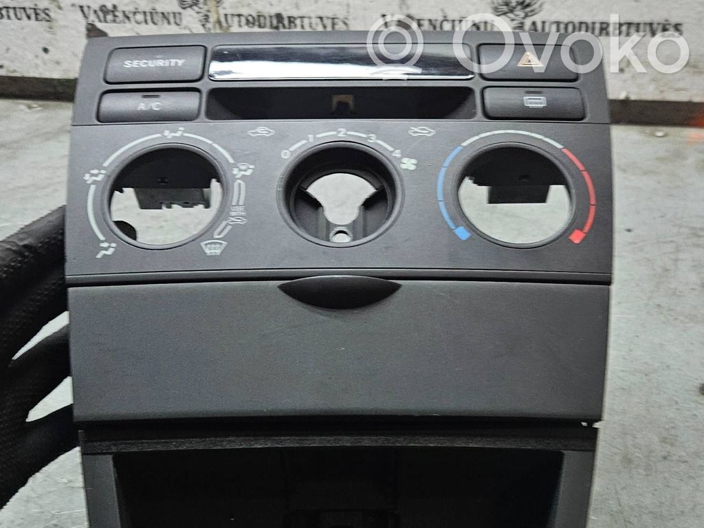 Toyota Corolla E120 E130 Climate control unit 
