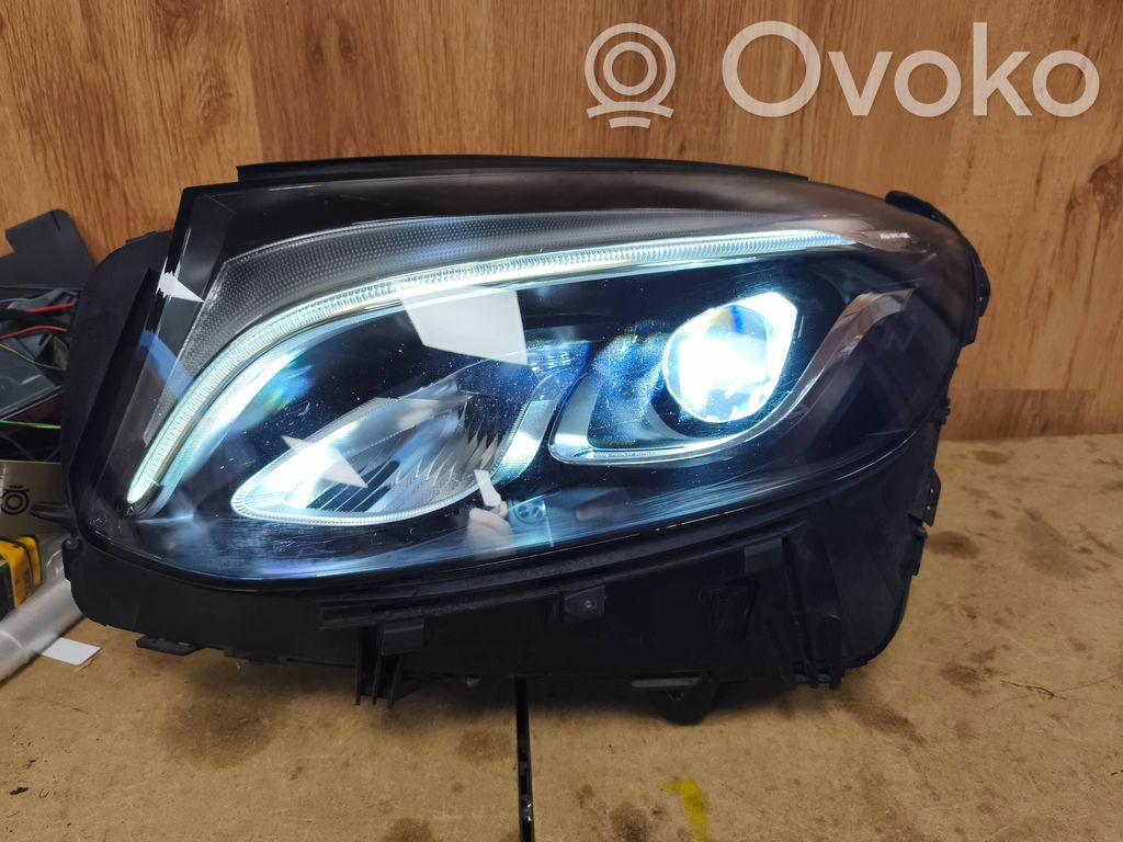 Mercedes-Benz GLC C253 Lampa przednia 
