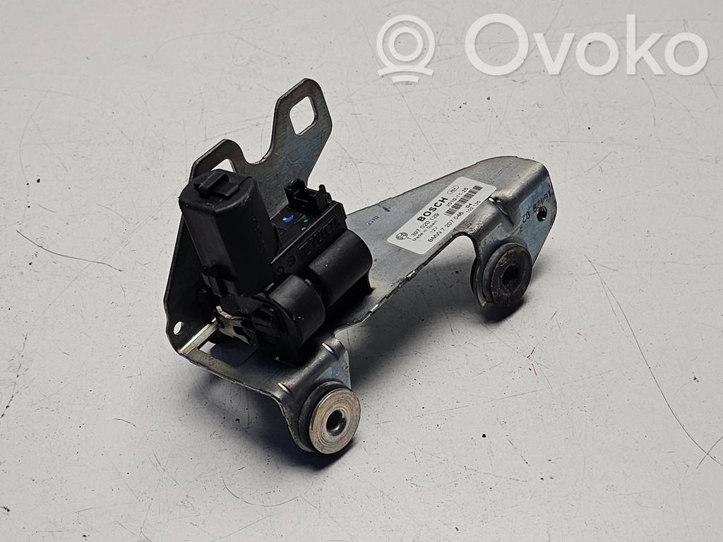 BMW 5 F10 F11 Zamek / Zatrzask szyby klapy tylnej bagażnika 