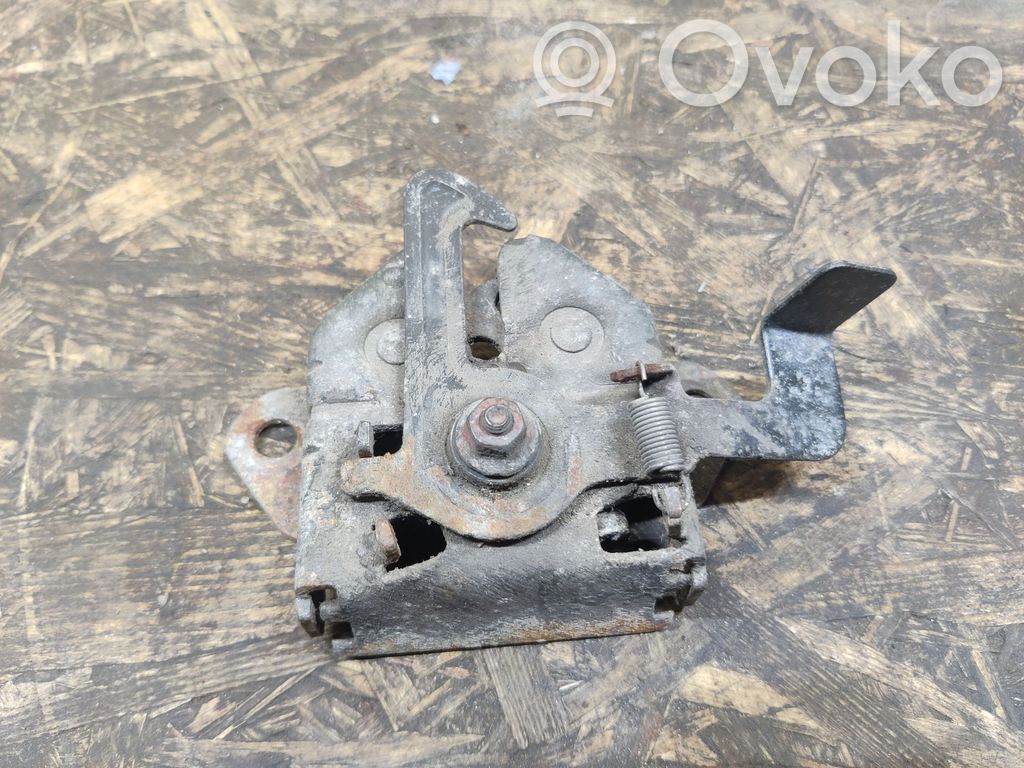 Engine bonnet/hood lock/catch