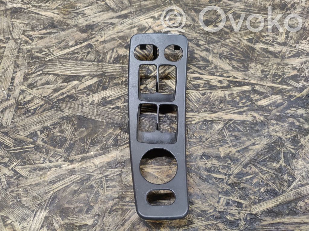 Chrysler Pacifica Front door window switch trim 