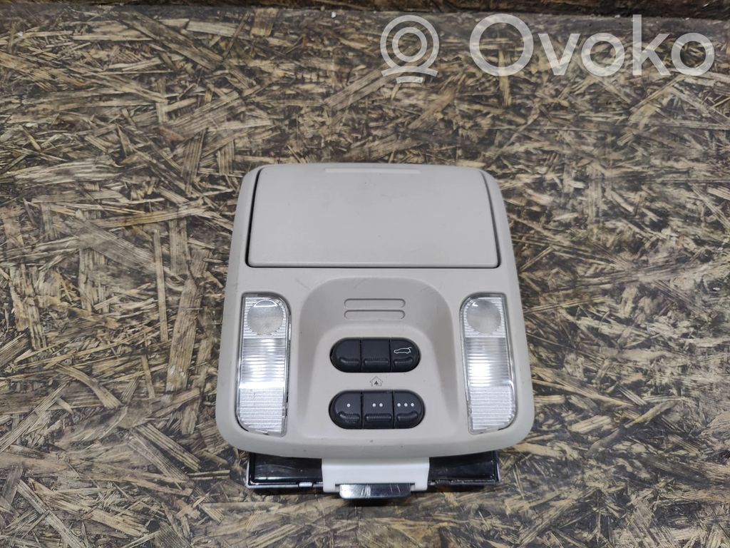Chrysler Pacifica Etuistuimen valo 