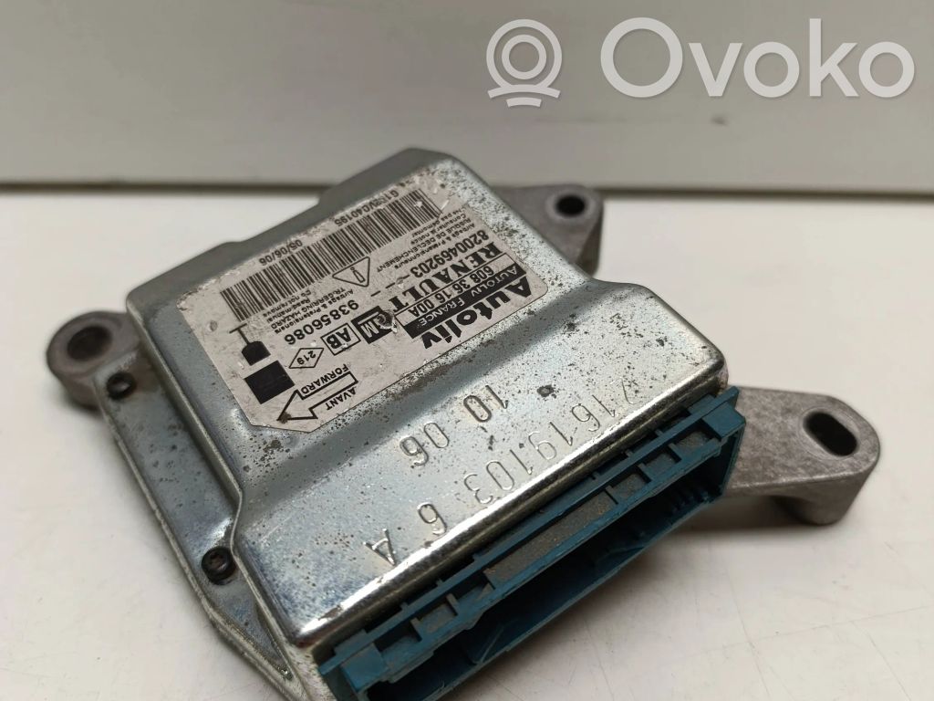 Renault Trafic II (X83) Airbag control unit/module 