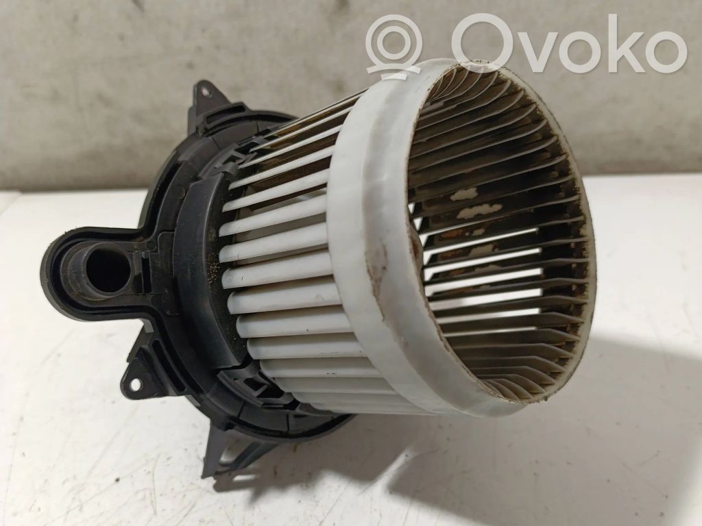 Renault Clio IV Mazā radiatora ventilators 