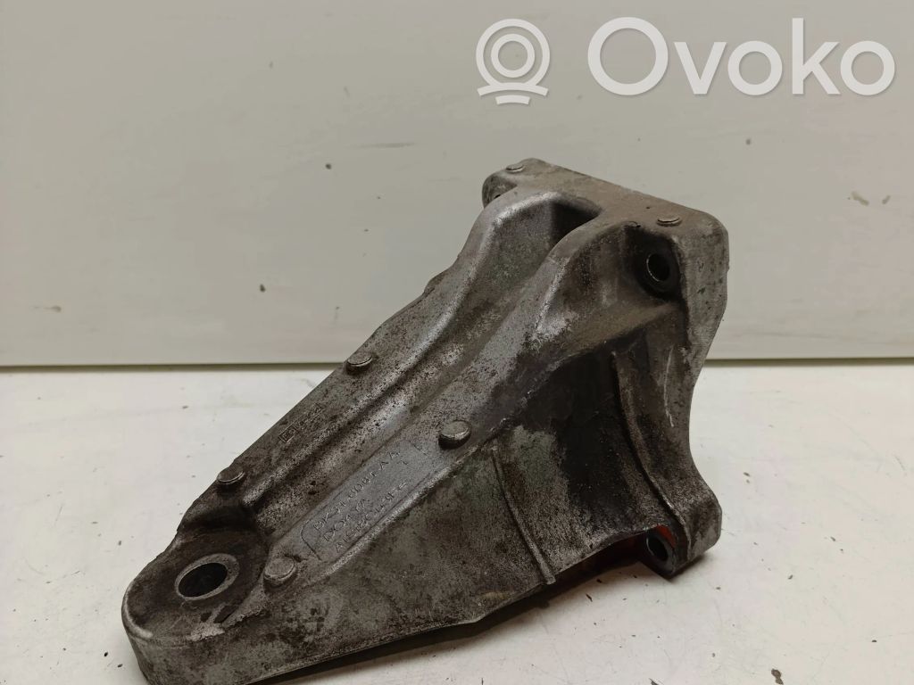 Ford Transit Engine mounting bracket 