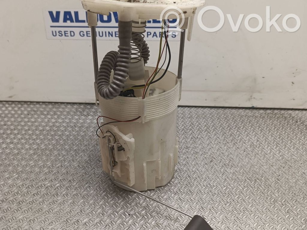 Dacia Dokker Polttoainesäiliön pumppu 