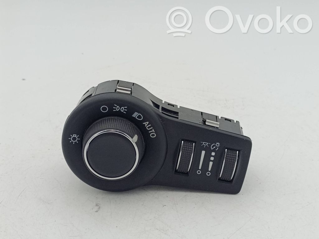Chrysler Pacifica Light switch 