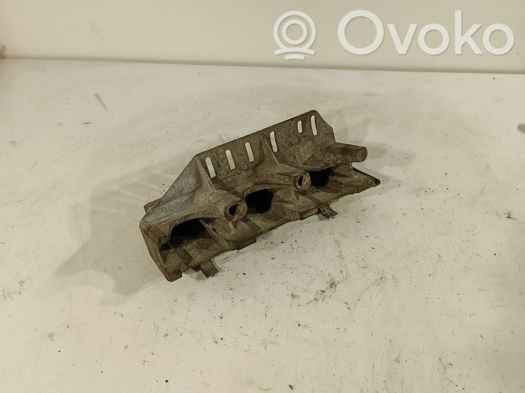 Renault Trafic II (X83) Engine mounting bracket 