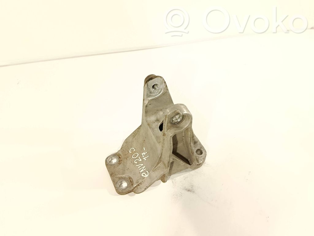 Engine mounting bracket