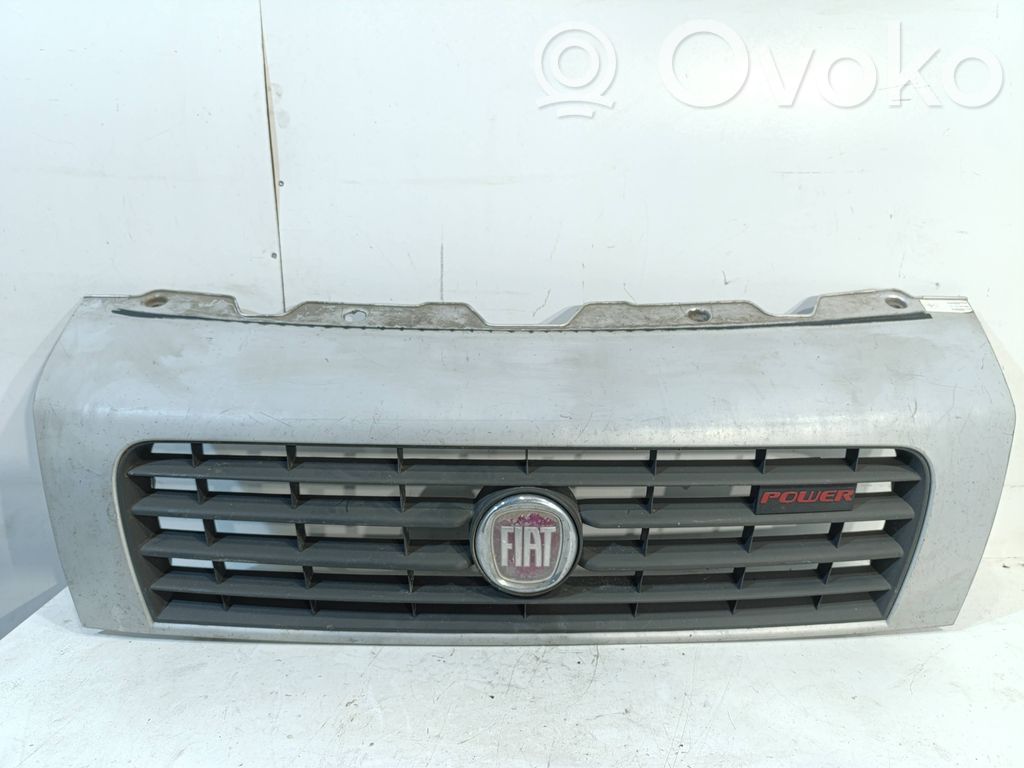 Fiat Ducato Grotelės viršutinės 