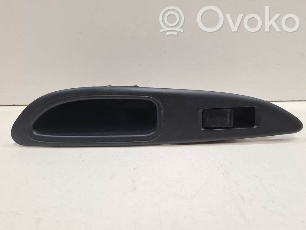 Nissan Primera Electric window control switch 