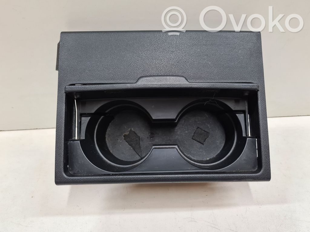 Mazda 5 Cup holder front 